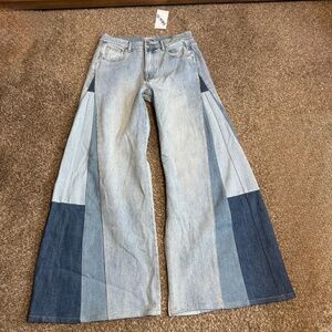 blue b Color Block Blue Intense Wide Leg Women's Jeans - Size Large - NWT